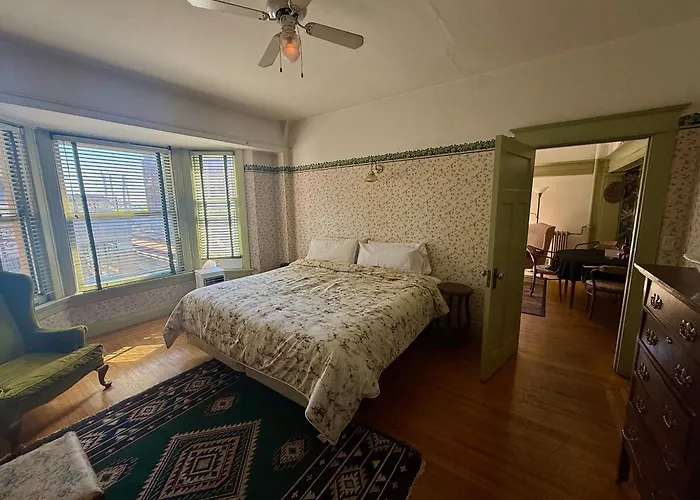 Arundel Mansions Hotel
